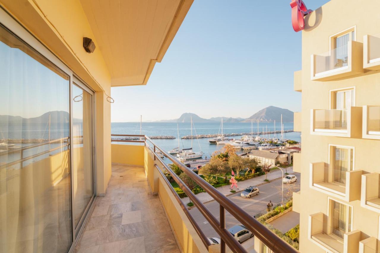 Sea Front Luxury Apartment Patras Exteriér fotografie